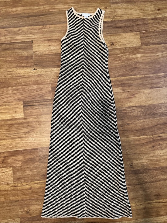 House of Harlow 1960 Dresses & Skirts - House of Harlow 1960 Black and Cream Chevron Knit Maxi Dress